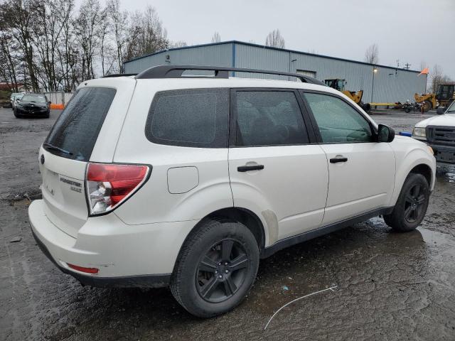 JF2SH6BC5AH773854 - 2010 SUBARU FORESTER XS Weiß Foto 3