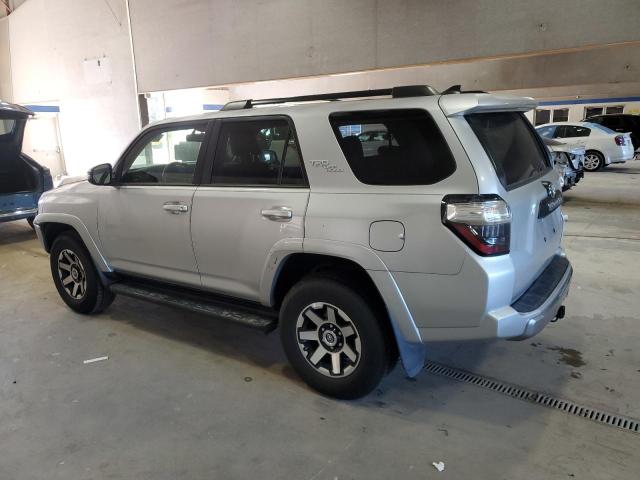 JTEBU5JR7K5656981 - 2019 TOYOTA 4RUNNER SR5/SR5 PREMIUM Gümüş fotoğraf 2