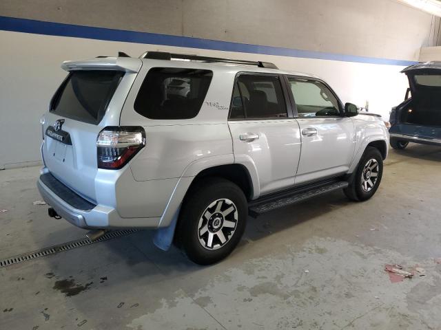 JTEBU5JR7K5656981 - 2019 TOYOTA 4RUNNER SR5/SR5 PREMIUM Gümüş fotoğraf 3