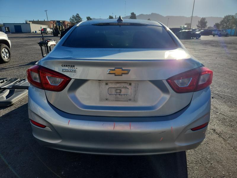 1G1BC5SM7J7179765 - 2018 CHEVROLET CRUZE LS 银色 照片 6