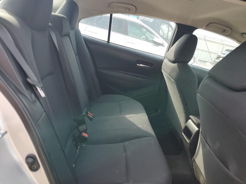 5YFEPMAE3MP243154 - 2021 TOYOTA COROLLA LE SILVER photo 10