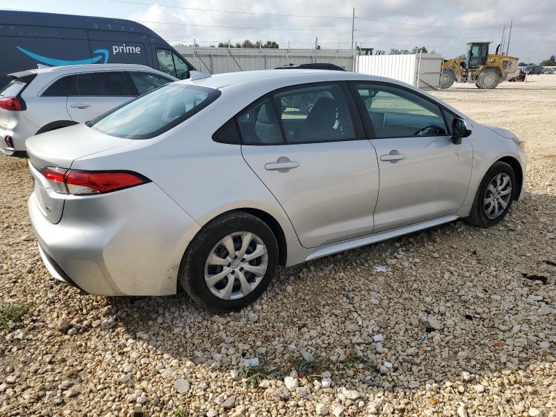 5YFEPMAE3MP243154 - 2021 TOYOTA COROLLA LE SILVER photo 3