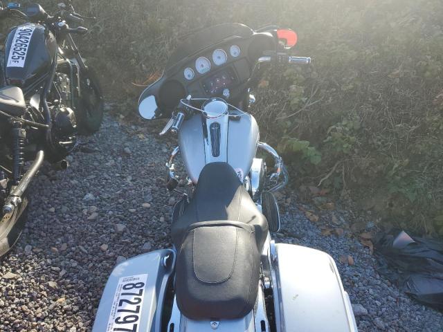 1HD1KBC10PB628796 - 2023 HARLEY-DAVIDSON FLHX 银色 照片 6