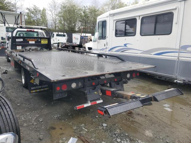 1HTKHPVM0PH687050 - 2023 CHEVROLET SILVERADO WHITE photo 2