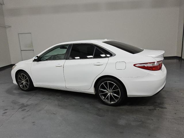4T1BF1FK7FU923966 - 2015 TOYOTA CAMRY LE WHITE photo 2