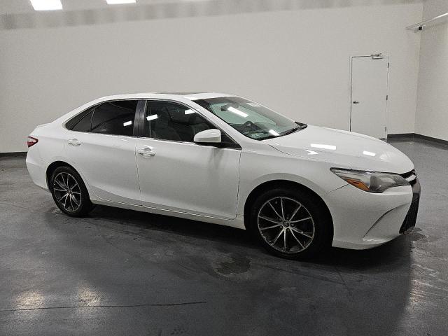 4T1BF1FK7FU923966 - 2015 TOYOTA CAMRY LE WHITE photo 4