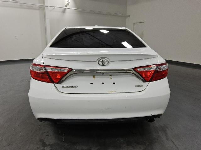 4T1BF1FK7FU923966 - 2015 TOYOTA CAMRY LE WHITE photo 6
