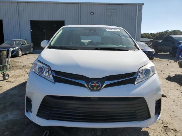 5TDKZ3DC6JS965349 - 2018 TOYOTA SIENNA LE Weiß Foto 5