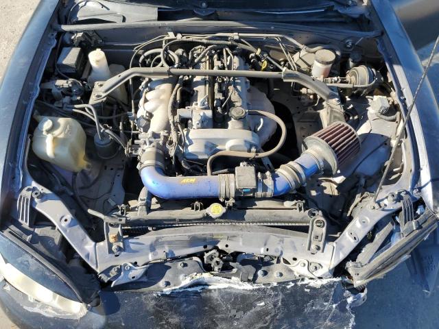 JM1NB353420228946 - 2002 MAZDA MX-5 MIATA BASE BLACK photo 11