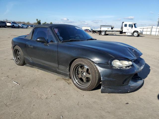 JM1NB353420228946 - 2002 MAZDA MX-5 MIATA BASE BLACK photo 4