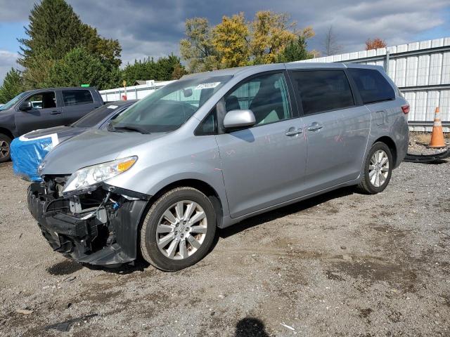 2015 TOYOTA SIENNA XLE, 