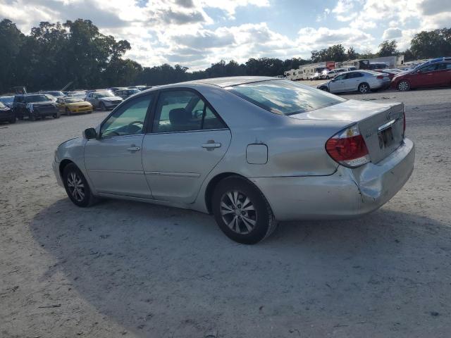 4T1BF32K35U105246 - 2005 TOYOTA CAMRY LE 银色 照片 2