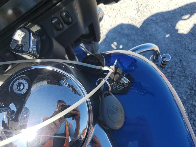 1HD1FC4198Y692343 - 2008 HARLEY-DAVIDSON FLHTCU BLUE photo 8