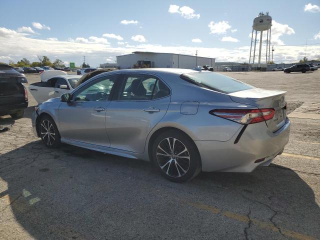 4T1B11HK1KU729178 - 2019 TOYOTA CAMRY L SILVER photo 2