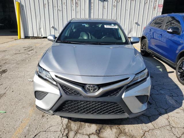 4T1B11HK1KU729178 - 2019 TOYOTA CAMRY L SILVER photo 5