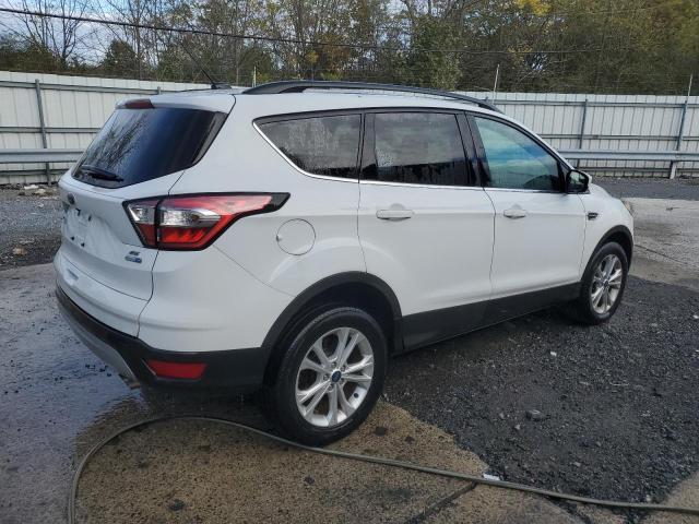 1FMCU9GDXJUC76982 - 2018 FORD ESCAPE SE WHITE photo 3