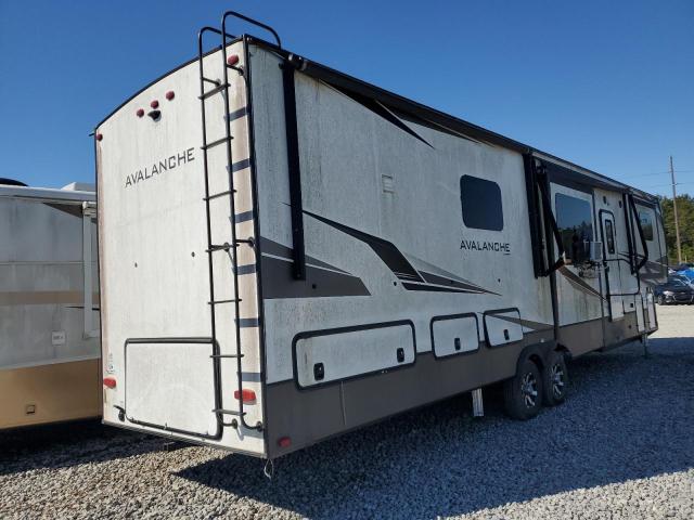 4YDF38323LE760540 - 2020 KEYSTONE AVALANCHE 白色 照片 4