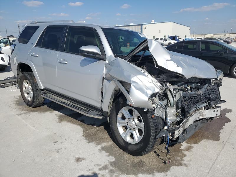 JTEZU5JR7J5173908 - 2018 TOYOTA 4RUNNER SR5 银色 照片 4