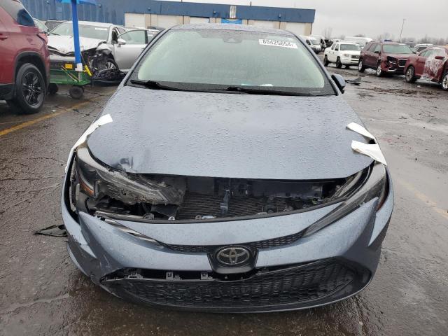 5YFEPMAE8MP259382 - 2021 TOYOTA COROLLA LE GRAY photo 5