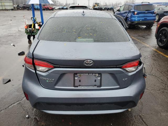 5YFEPMAE8MP259382 - 2021 TOYOTA COROLLA LE GRAY photo 6
