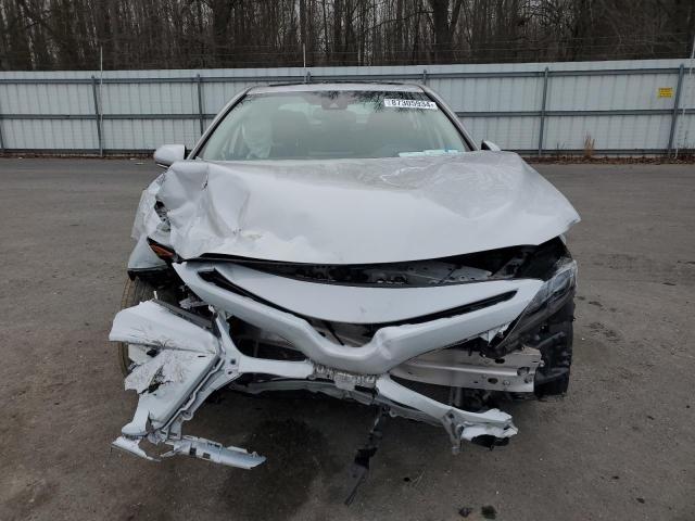 4T1T11AK9PU080901 - 2023 TOYOTA CAMRY SE NIGHT SHADE WHITE photo 5