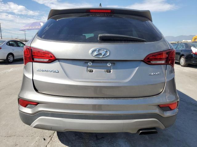 5NMZT3LB1JH089446 - 2018 HYUNDAI SANTA FE S GRAY photo 6