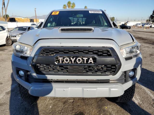 3TMDZ5BNXJM039822 - 2018 TOYOTA TACOMA DOUBLE CAB Gümüş foto 5