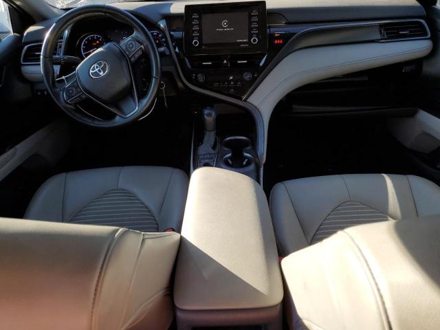 4T1G11BK3NU058423 - 2022 TOYOTA CAMRY SE 灰色 照片 8