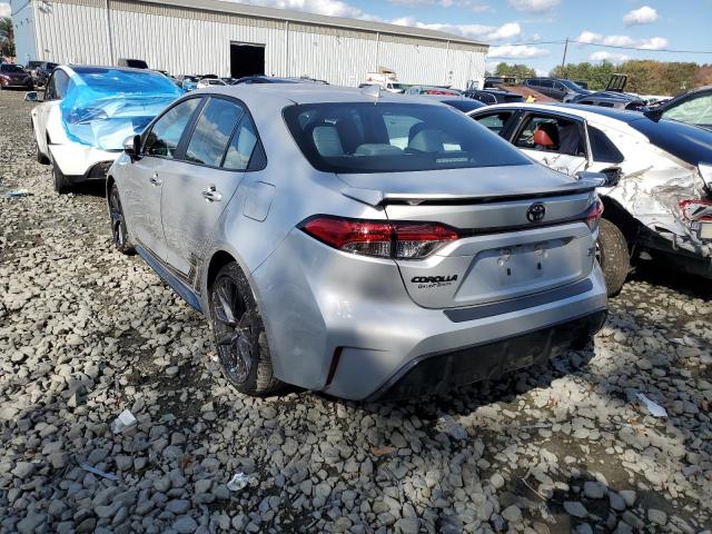 5YFP4MCE2SP220282 - 2025 TOYOTA COROLLA SE SILVER photo 2