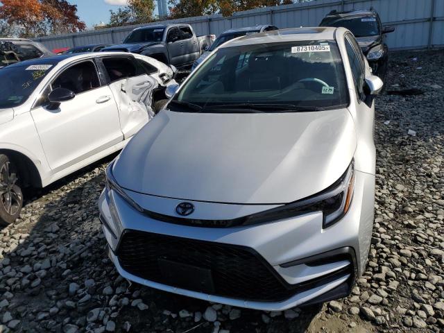 5YFP4MCE2SP220282 - 2025 TOYOTA COROLLA SE SILVER photo 5