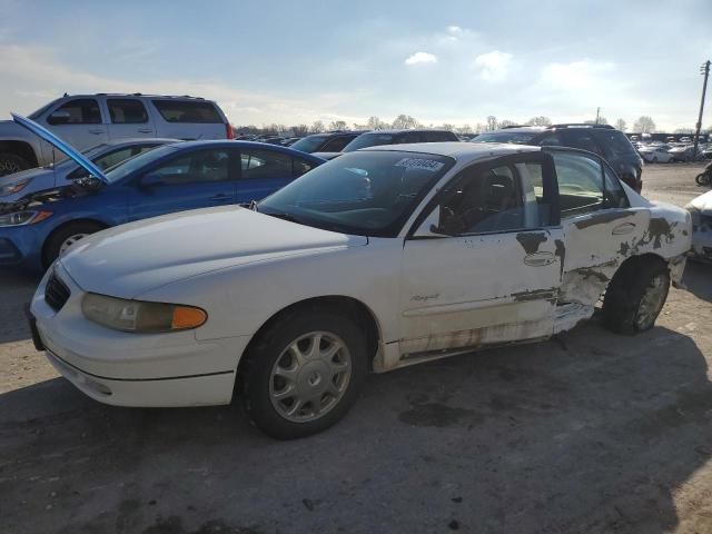 2G4WF5218W1553273 - 1998 BUICK REGAL GS WHITE photo 1