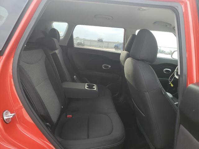KNDJP3A58J7592431 - 2018 KIA SOUL + RED photo 10