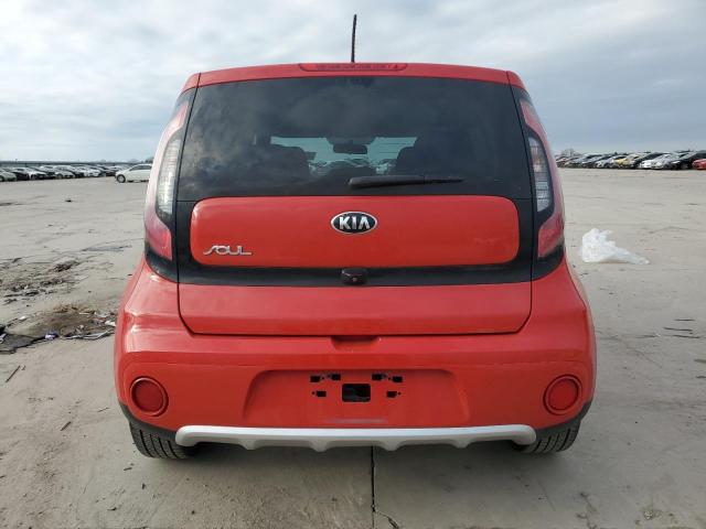 KNDJP3A58J7592431 - 2018 KIA SOUL + RED photo 6
