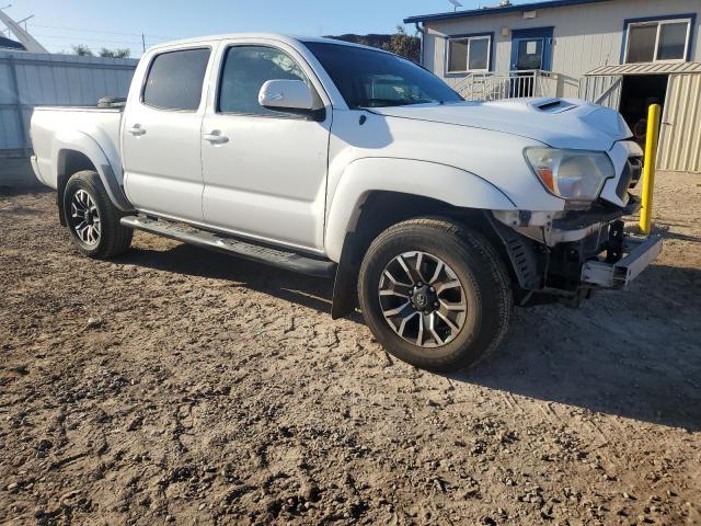 3TMJU4GN6FM179443 - 2015 TOYOTA TACOMA DOUBLE CAB PRERUNNER WHITE photo 4