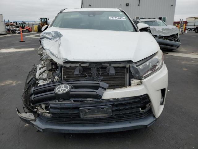 5TDJZRFH4JS830927 - 2018 TOYOTA HIGHLANDER SE Белый фото 5