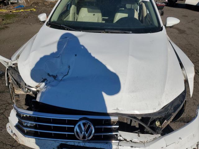 1VWDT7A34HC047579 - 2017 VOLKSWAGEN PASSAT R-LINE თეთრი ფოტო 11