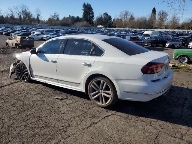 1VWDT7A34HC047579 - 2017 VOLKSWAGEN PASSAT R-LINE თეთრი ფოტო 2
