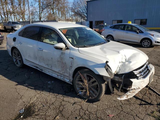 1VWDT7A34HC047579 - 2017 VOLKSWAGEN PASSAT R-LINE თეთრი ფოტო 4