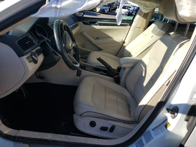 1VWDT7A34HC047579 - 2017 VOLKSWAGEN PASSAT R-LINE თეთრი ფოტო 7