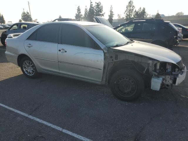 4T1BE32K85U504883 - 2005 TOYOTA CAMRY LE Plata foto 4