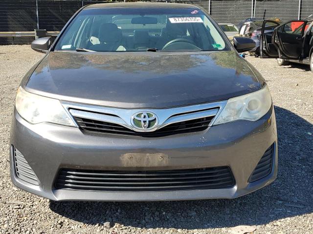 4T4BF1FK2CR212743 - 2012 TOYOTA CAMRY BASE GRAY photo 5