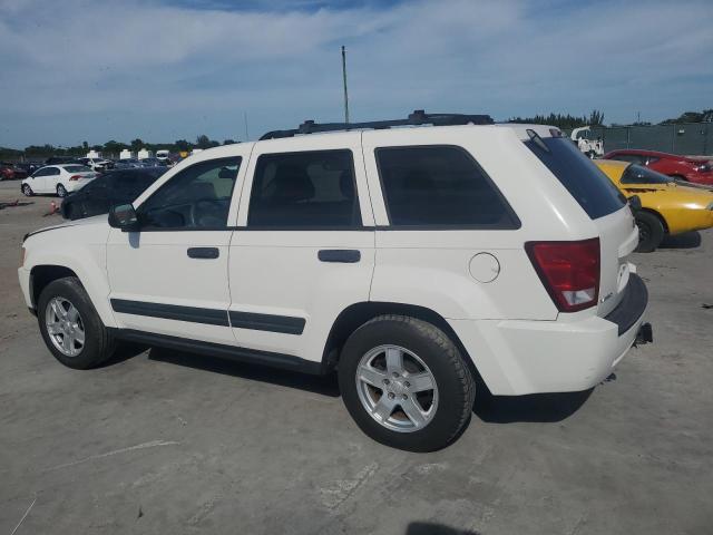 1J4GS48K16C119506 - 2006 JEEP GRAND CHER LAREDO WHITE photo 2