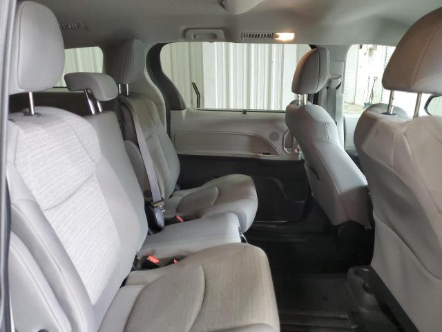 5TDKSKFC6NS069764 - 2022 TOYOTA SIENNA LE GRAY photo 11