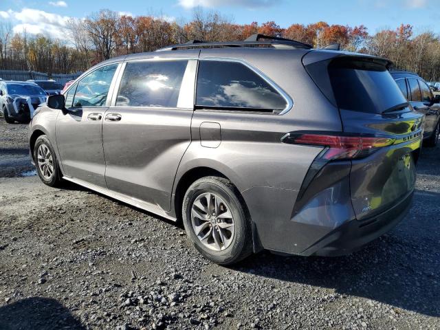 5TDKSKFC6NS069764 - 2022 TOYOTA SIENNA LE GRAY photo 2