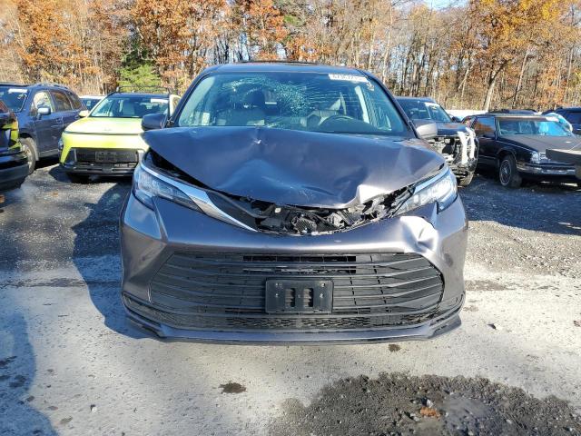 5TDKSKFC6NS069764 - 2022 TOYOTA SIENNA LE GRAY photo 5