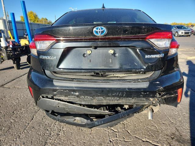 JTDEAMDE8MJ004555 - 2021 TOYOTA COROLLA LE BLACK photo 6