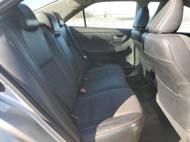 4T1BF1FKXGU227801 - 2016 TOYOTA CAMRY LE SILVER photo 10