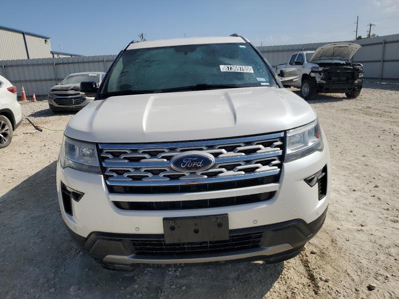 1FM5K7D80KGA59693 - 2019 FORD EXPLORER XLT Beyaz fotoğraf 5