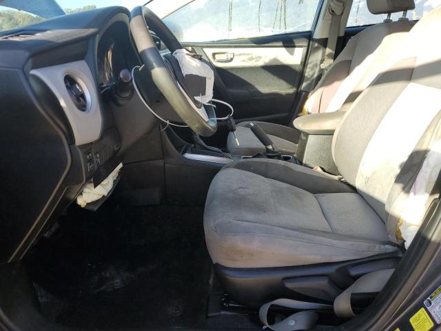 5YFBURHEXHP714107 - 2017 TOYOTA COROLLA L GRAY photo 7