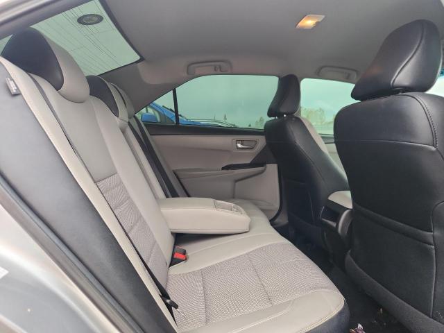 4T1BF1FK8HU640155 - 2017 TOYOTA CAMRY LE 银色 照片 10